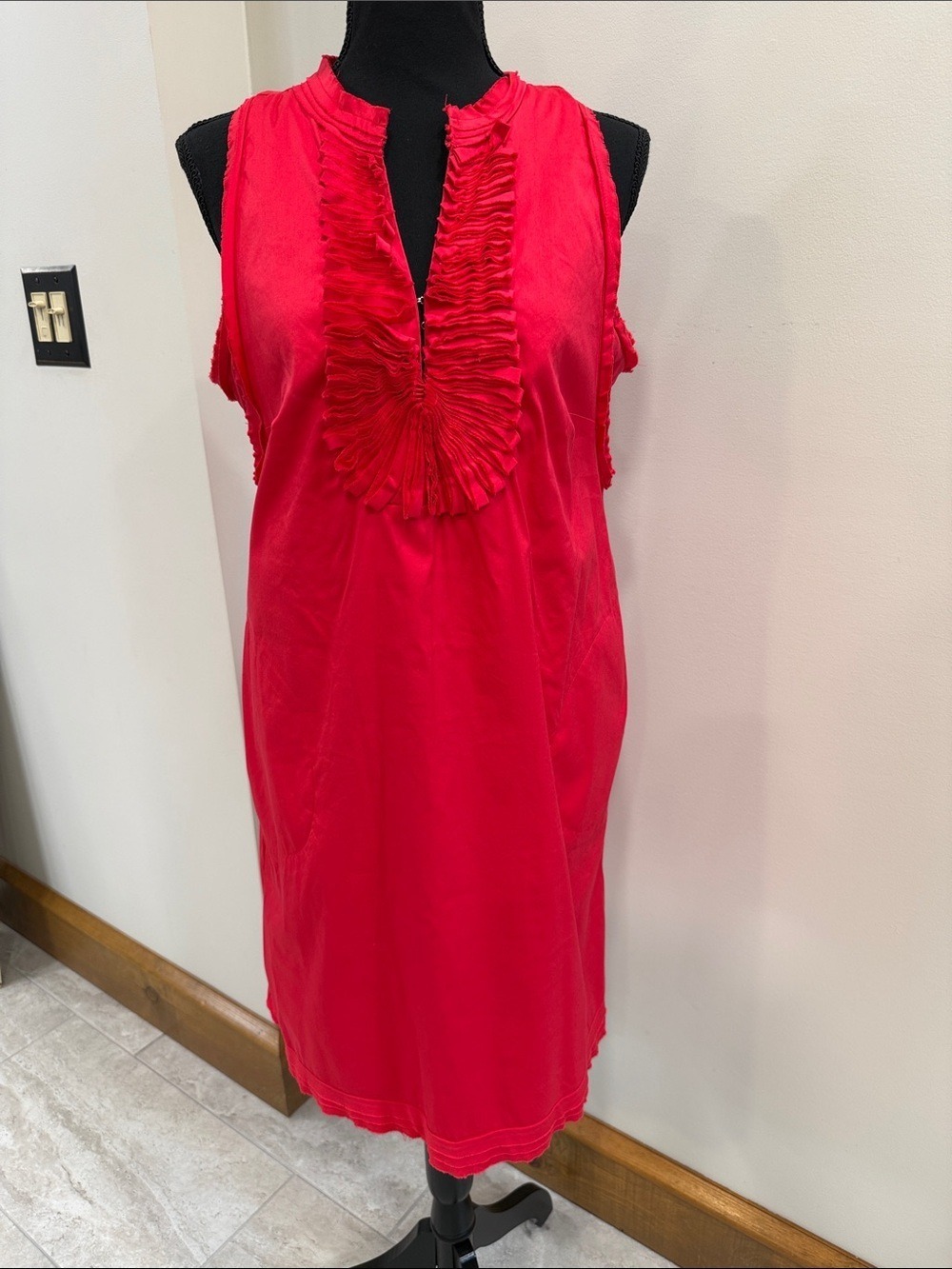 ALFANI Bungalow Dress Red Lollipop
Ruffle Front Dress Size 8